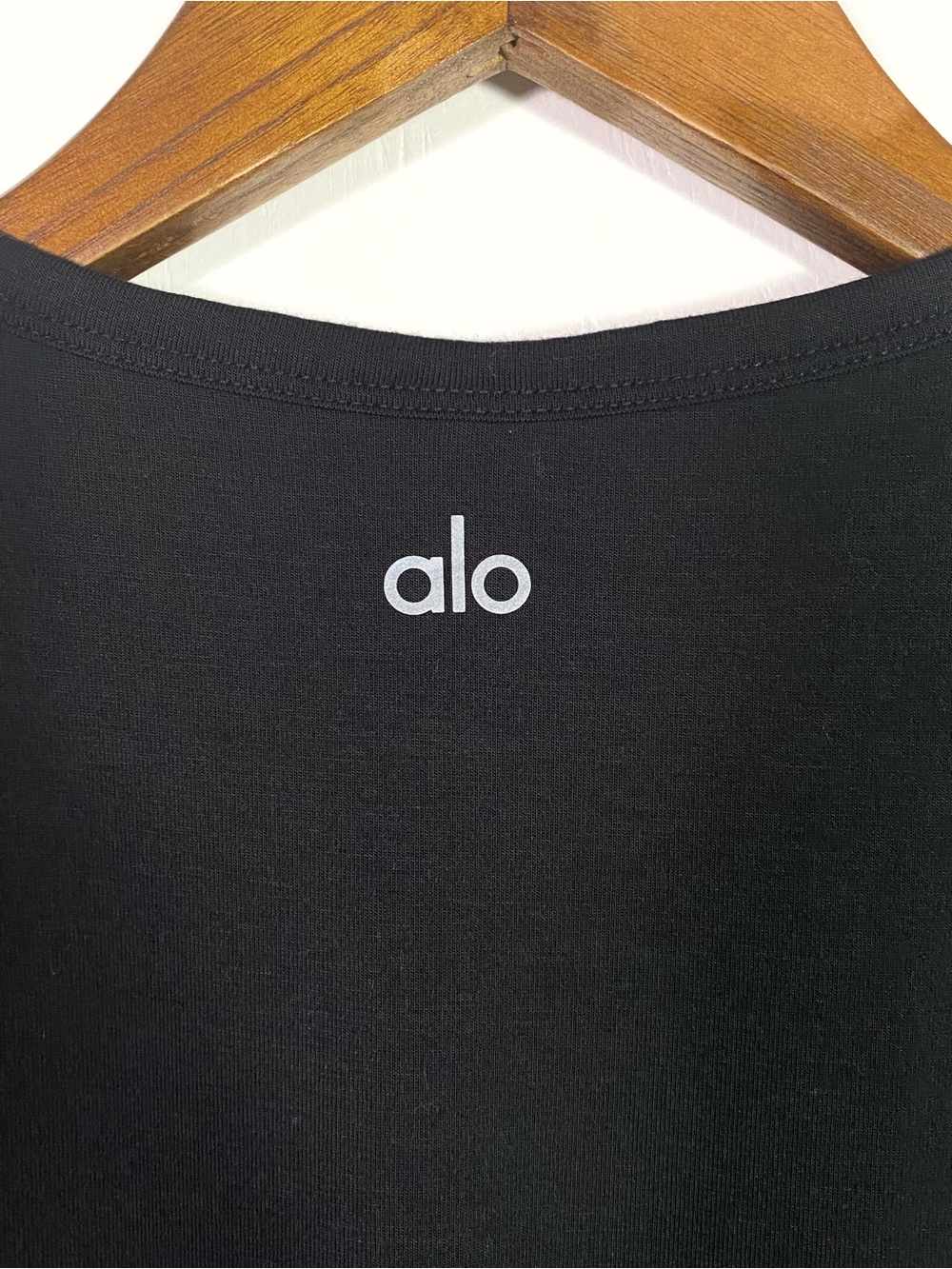 Alo Yoga Cover Tank Black - Picture 4 of 4